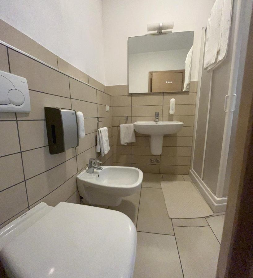 Bed & Breakfast La Rondinella Cerasolo Buitenkant foto